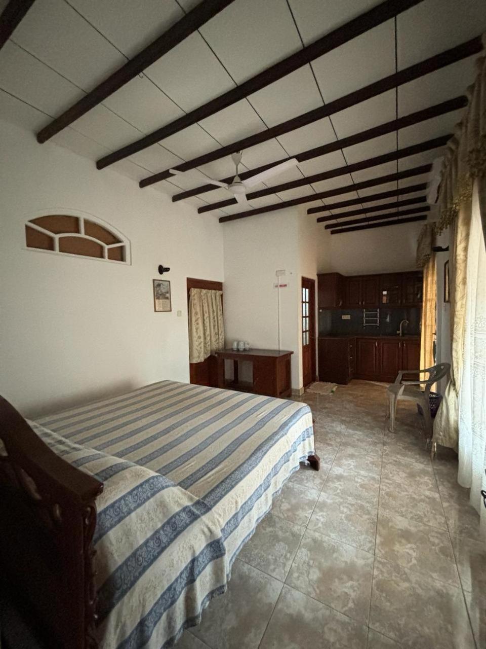 Village Inn Resort Negombo Værelse billede